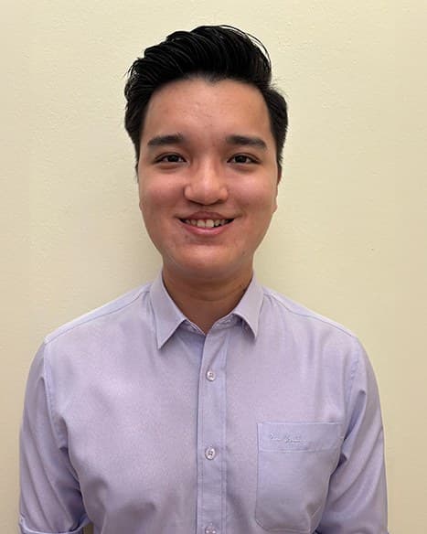 Chye Clinic 医生 Dr. Leong Chern Hong 的照片。
